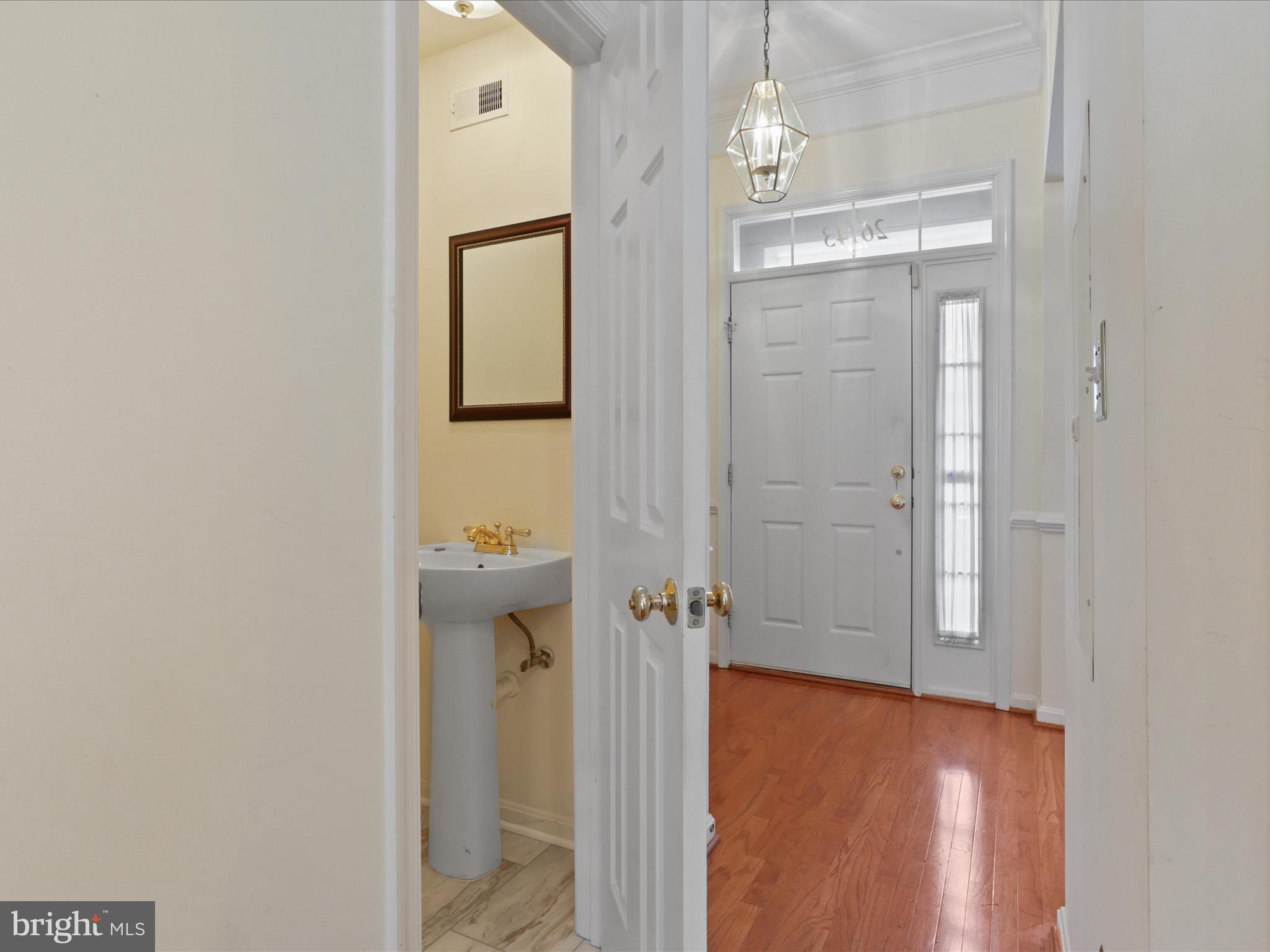 26143 Nimbleton Square Chantilly, VA 20152 - Photo 15 of 41