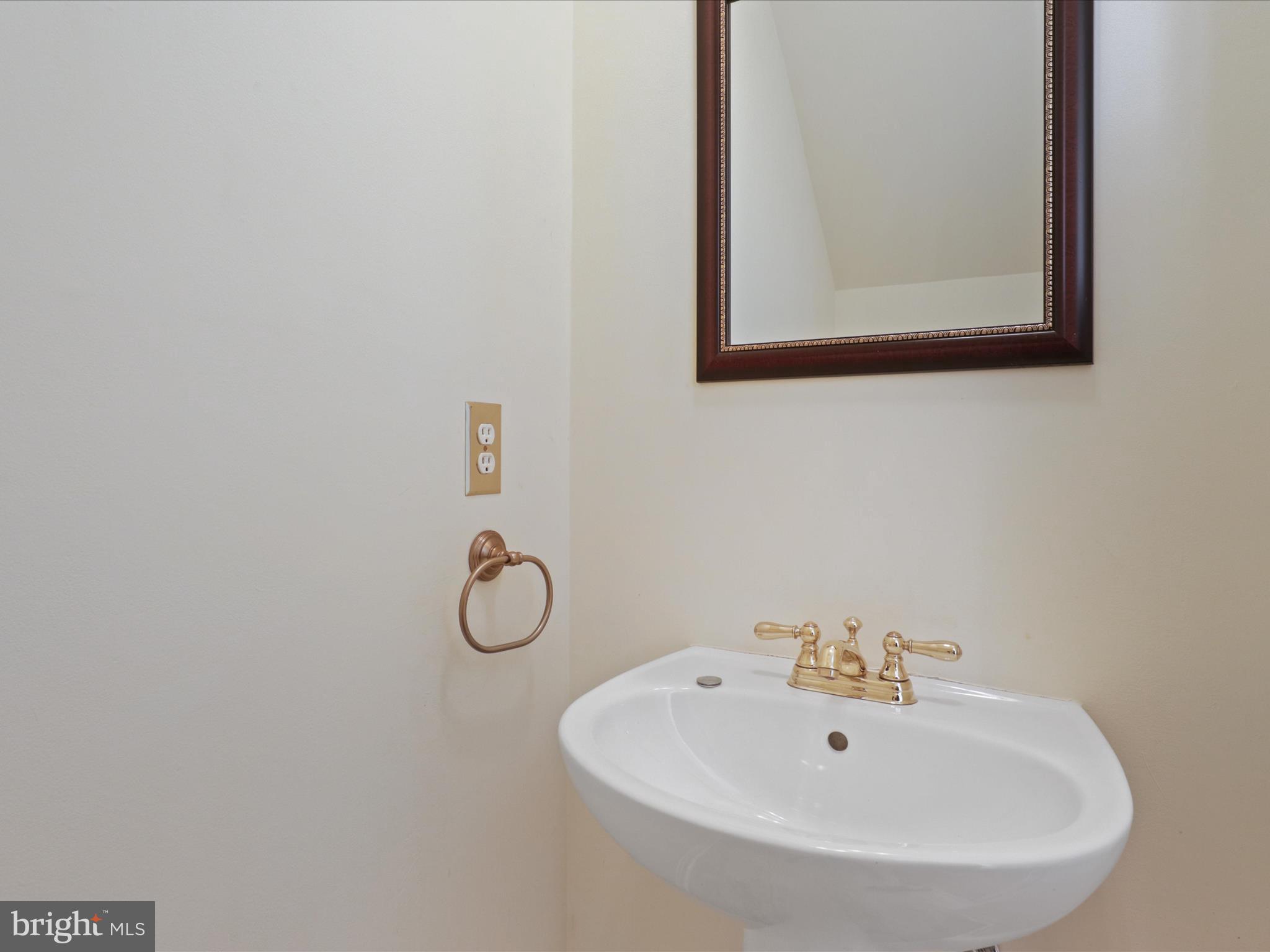 26143 Nimbleton Square Chantilly, VA 20152 - Photo 16 of 41