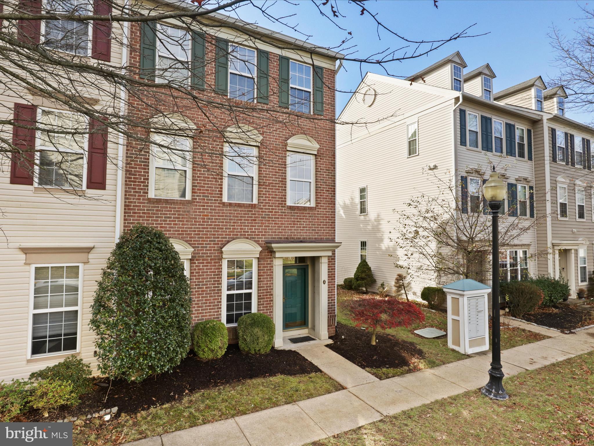 26143 Nimbleton Square Chantilly, VA 20152 - Photo 3 of 41