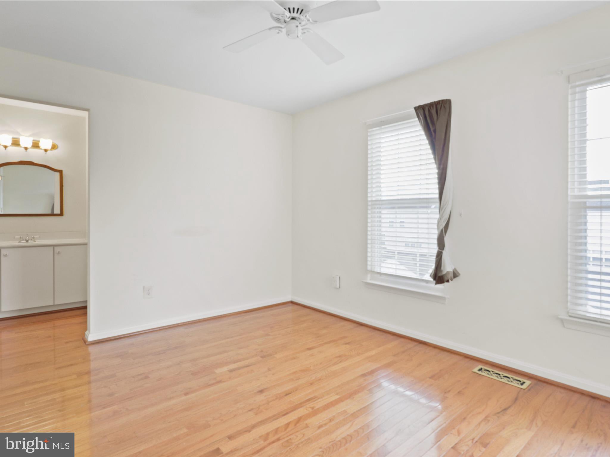 26143 Nimbleton Square Chantilly, VA 20152 - Photo 31 of 41