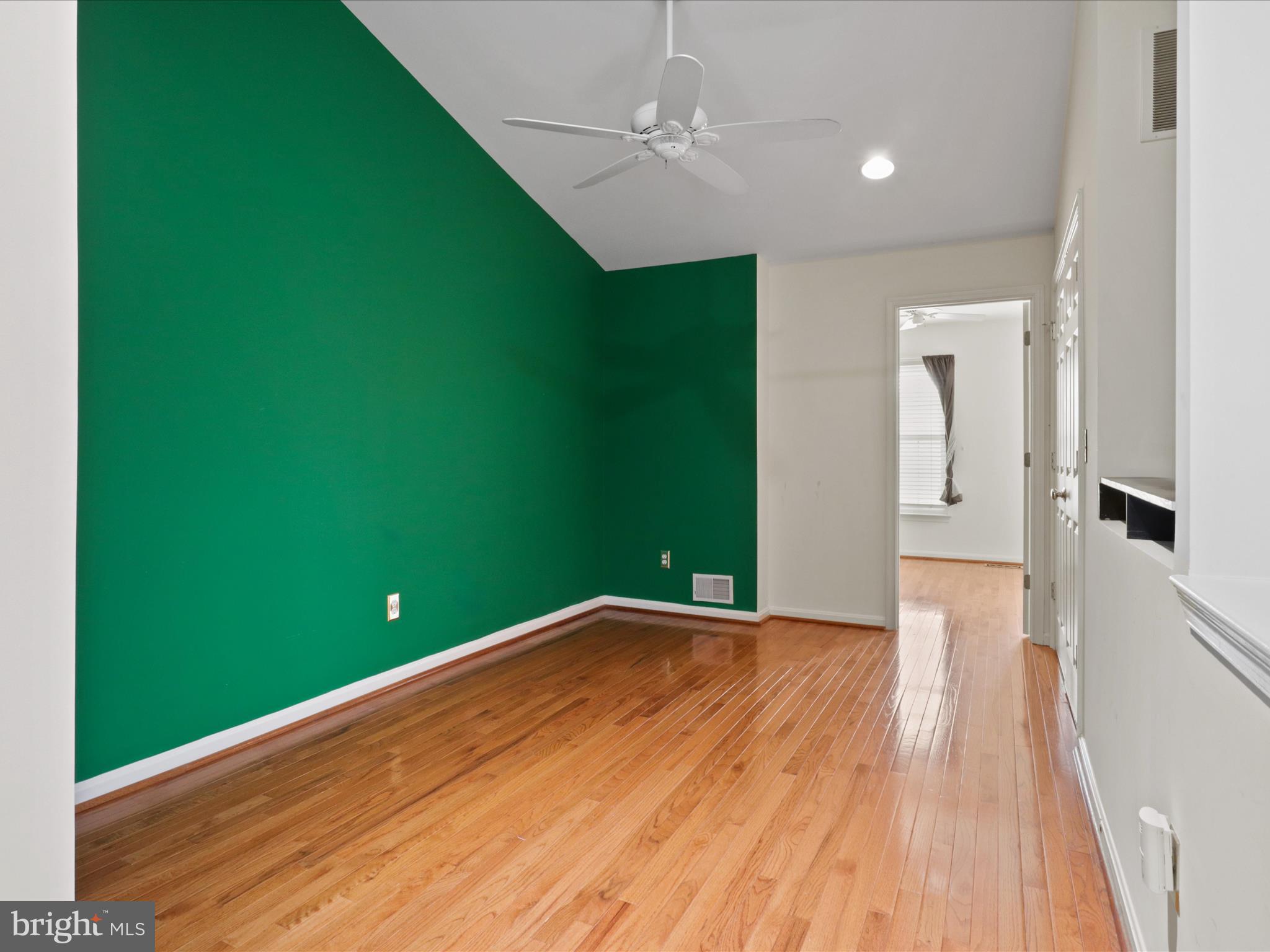 26143 Nimbleton Square Chantilly, VA 20152 - Photo 34 of 41