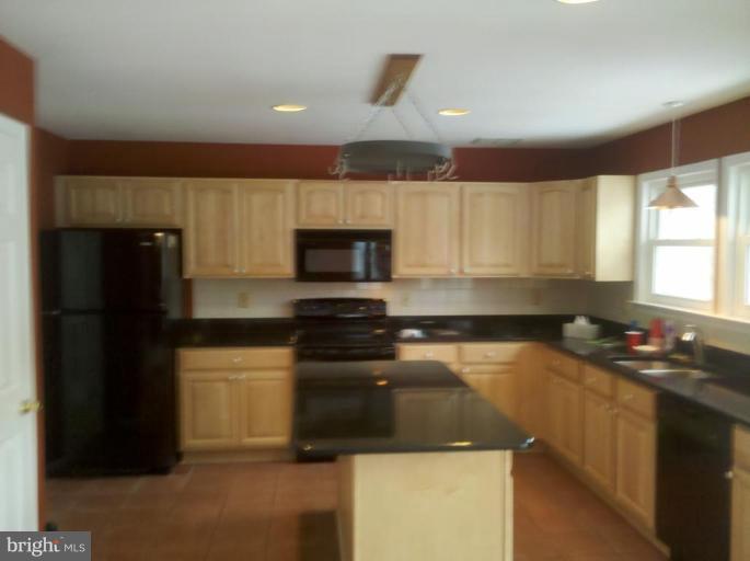 6734 West Lakeridge Road New Market, MD 21774 - Photo 3 of 15 Kitchen
