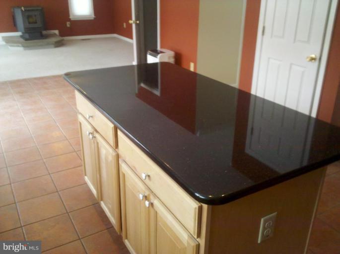 6734 West Lakeridge Road New Market, MD 21774 - Photo 4 of 15 Granite countertops