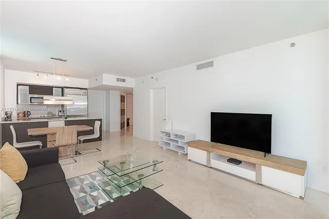 $595,000 | 55 Southeast 6th Street, Unit 1507, Miami, FL 33131