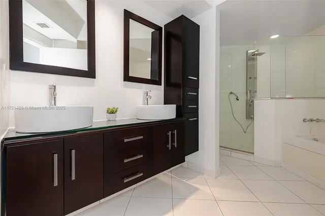 $595,000 | 55 Southeast 6th Street, Unit 1507, Miami, FL 33131