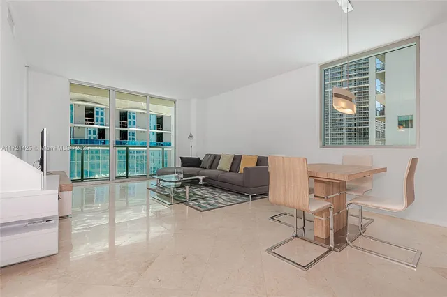 $595,000 | 55 Southeast 6th Street, Unit 1507, Miami, FL 33131