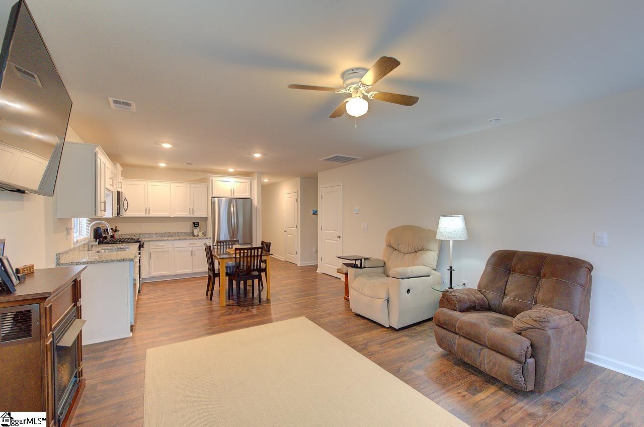 218 Maple Leaf Lane Easley, SC 29640 - Photo 6 of 26