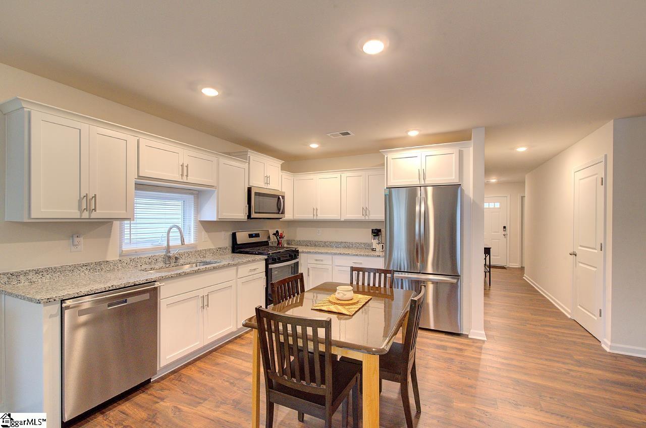 218 Maple Leaf Lane Easley, SC 29640 - Photo 7 of 26