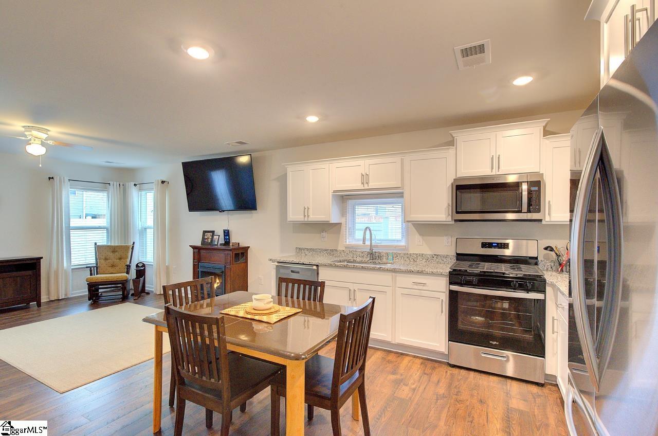 218 Maple Leaf Lane Easley, SC 29640 - Photo 9 of 26