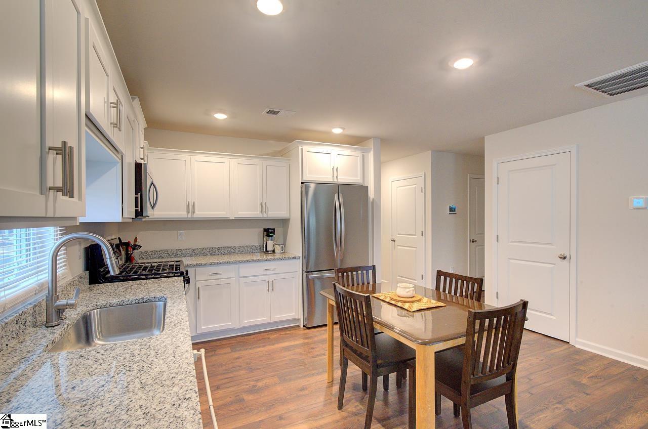 218 Maple Leaf Lane Easley, SC 29640 - Photo 10 of 26