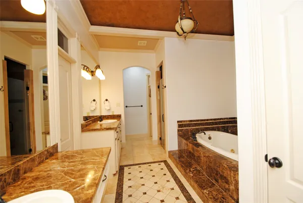 $5,975 | 15823 Medina Lake Lane, Cypress, TX 77429