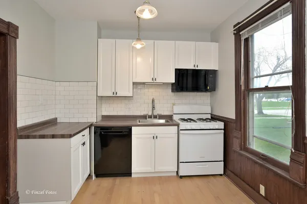 $1,850 | 11120 South Church Street, Unit 1, Huntley, IL 60142