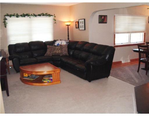 83 Oak Street Rillton, PA 15678 - Photo 6 of 14 Living Room.