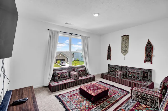 $314,000 | 4042 Sedgewick Lane, Columbus, IN 47201