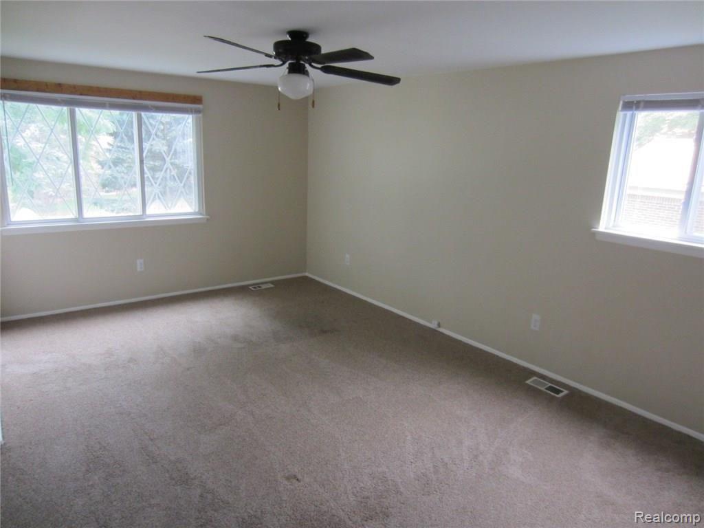 35905 Smithfield Road Farmington, MI 48335 - Photo 10 of 20 IMG_3238.JPG