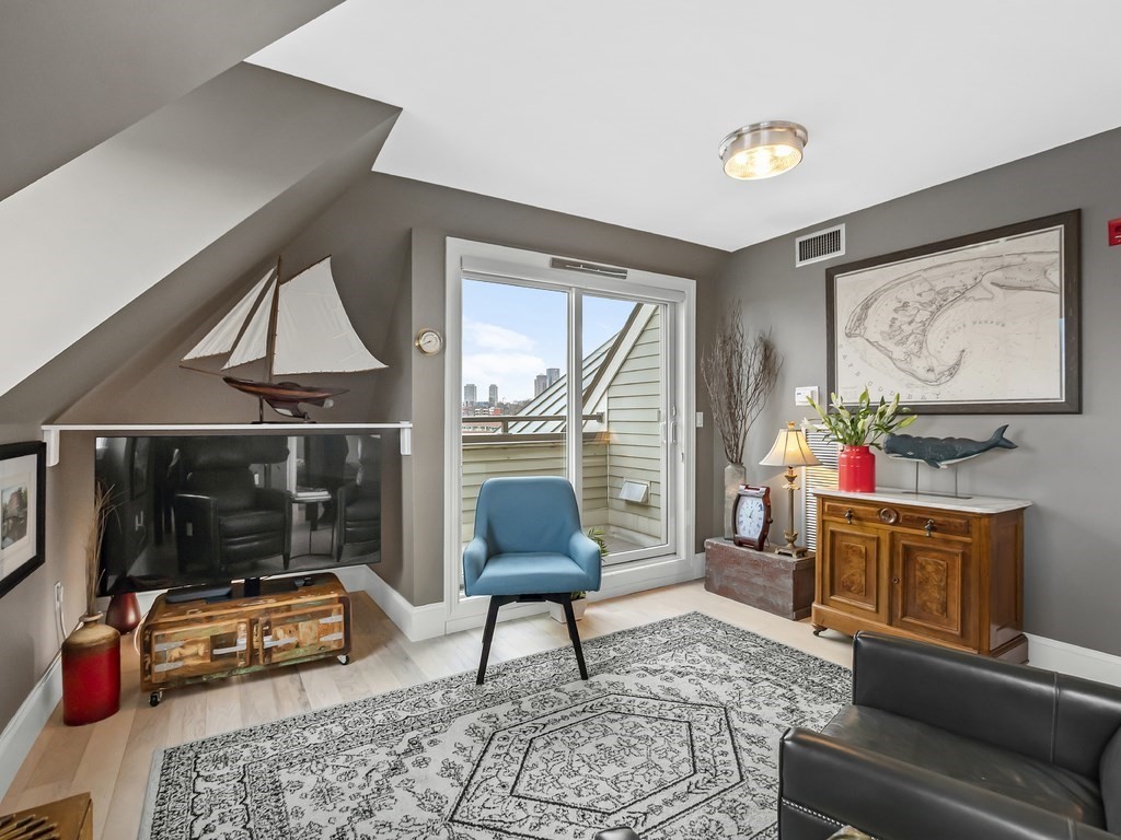 65 Chelsea Street, Unit 407 Boston, MA 02129 - Photo 11 of 33 Gallery Image 11