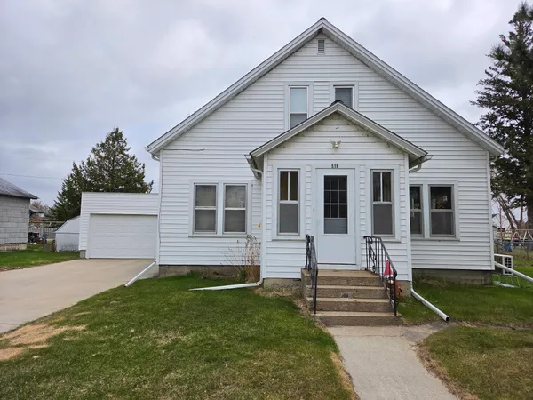 $155,000 | 516 4th Street Southeast, Deer River, MN 56636