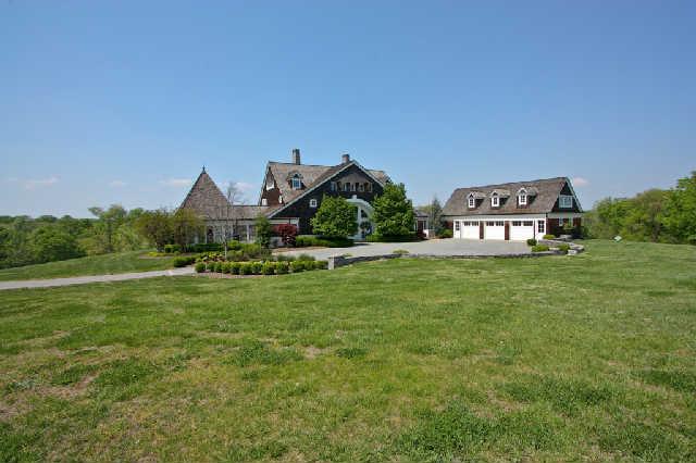 4545 Peytonsville Road Franklin, TN 37064 - Photo 3 of 20 COPPER STILL FARMS FEATURES 48+ GATED ACRES, 2 PONDS, 8,724SQ.FT. IN THE MAIN HOME AND A 7,000SQ.FT. HEATED/COOLED MODERN BARN.