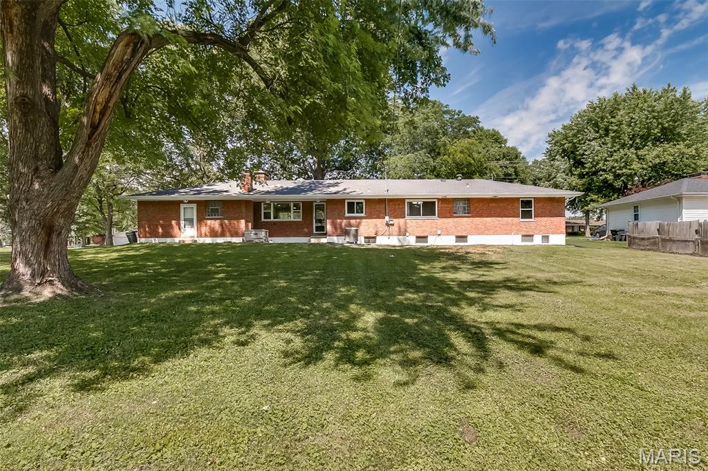 11640 Bellefontaine Road St. Louis, MO 63138 - Photo 5 of 54