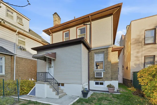 $1,250,000 | 163 Highwood Avenue, Weehawken, NJ 07086