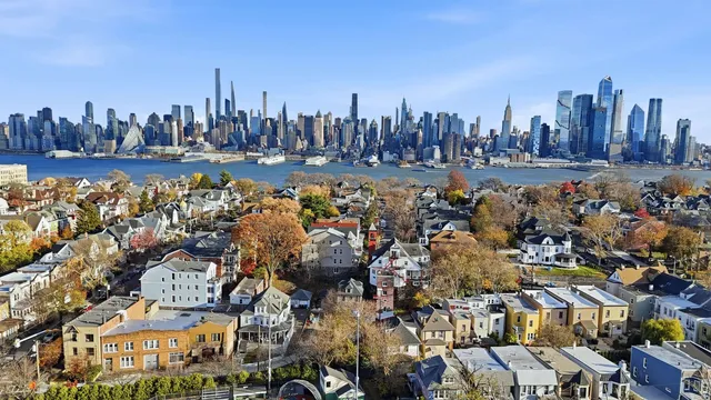 $1,250,000 | 163 Highwood Avenue, Weehawken, NJ 07086