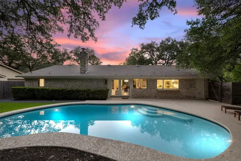 $1,075,000 | 8805 Point W Drive, Austin, TX 78759