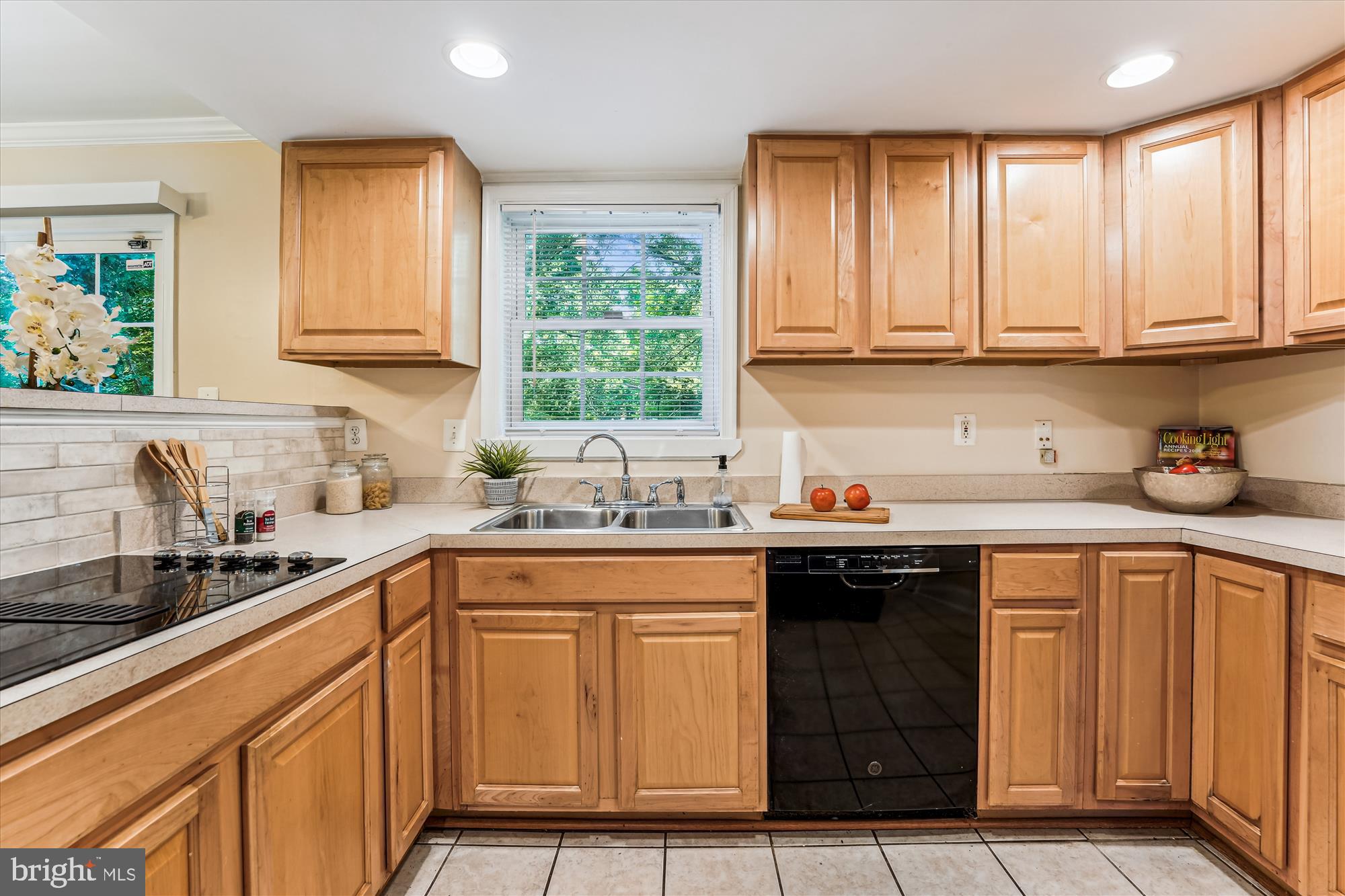 8014 Fort Foote Road Fort Washington, MD 20744 - Photo 11 of 56 Kitchen