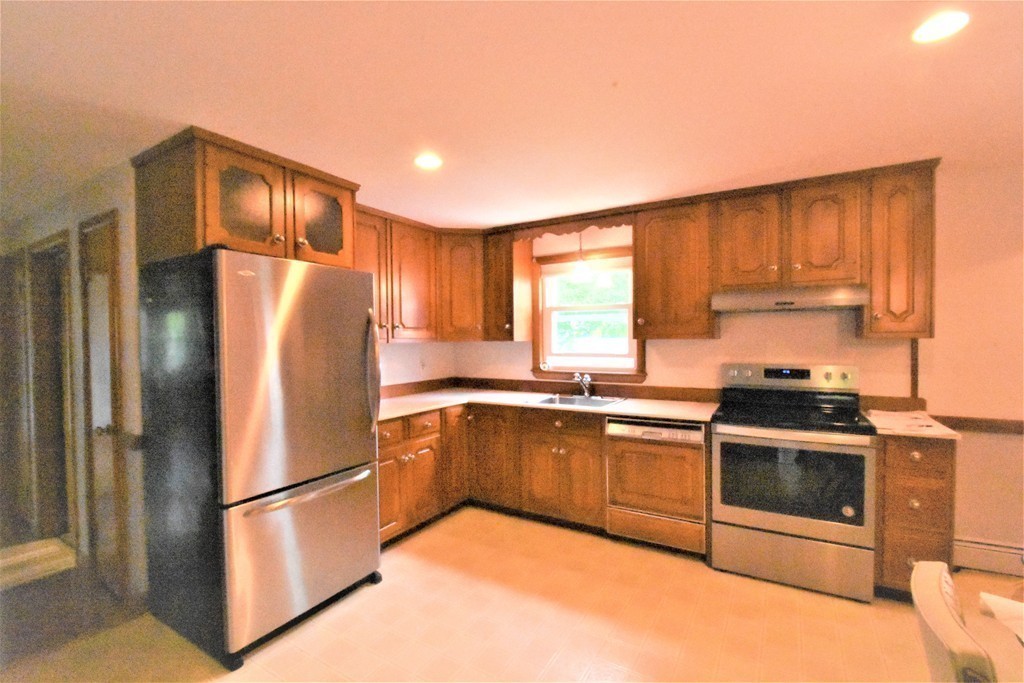 35 Longmeadow Road Beverly, MA 01915 - Photo 4 of 13 Gallery Image 4