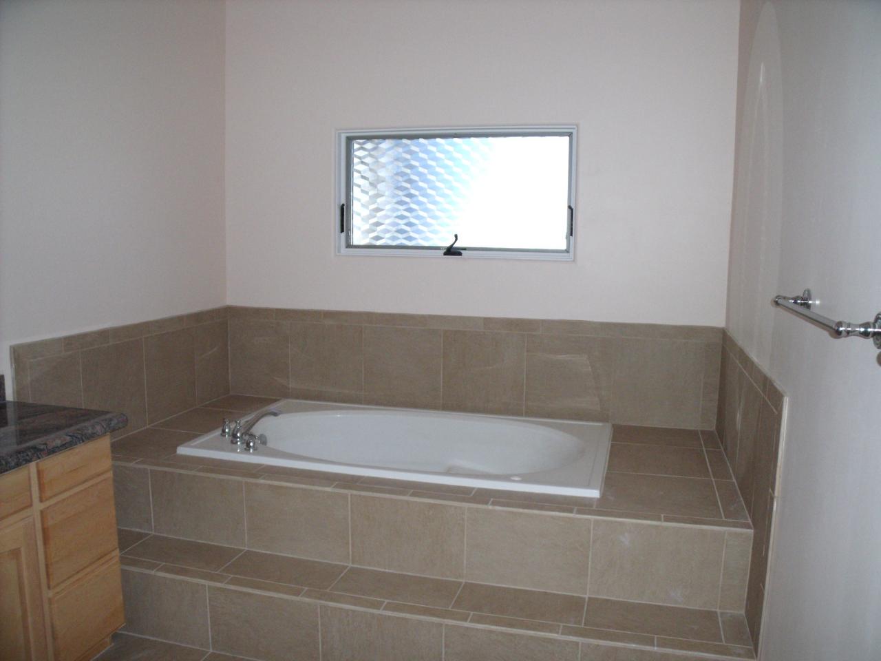 708 East Ocotillo Road Phoenix, AZ 85014 - Photo 8 of 12 master garden tub