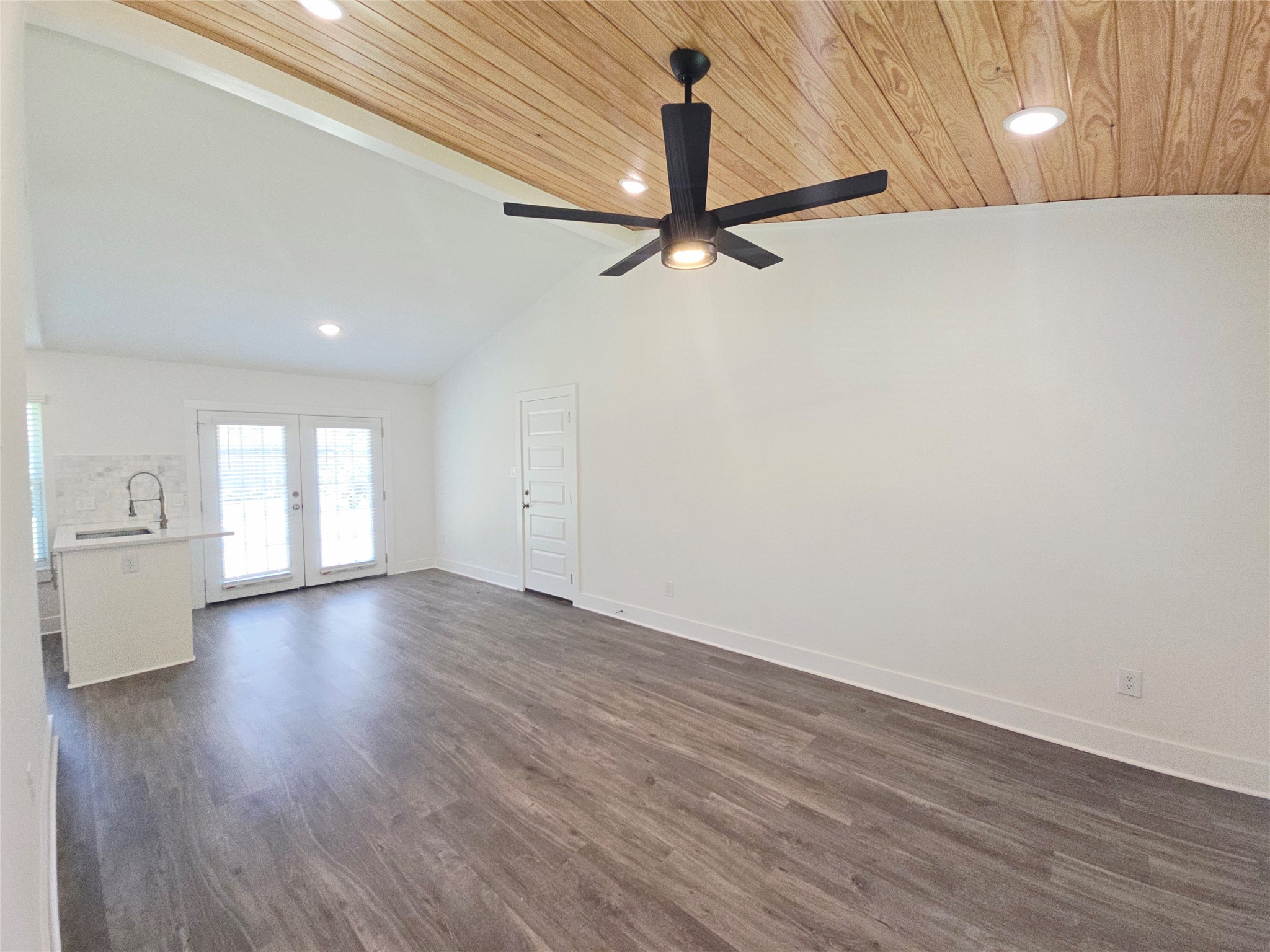 6103 Calmar Cove Austin, TX 78721 - Photo 3 of 20