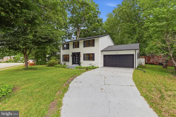 $997,000 | 4773 Farndon Court, Fairfax, VA 22032