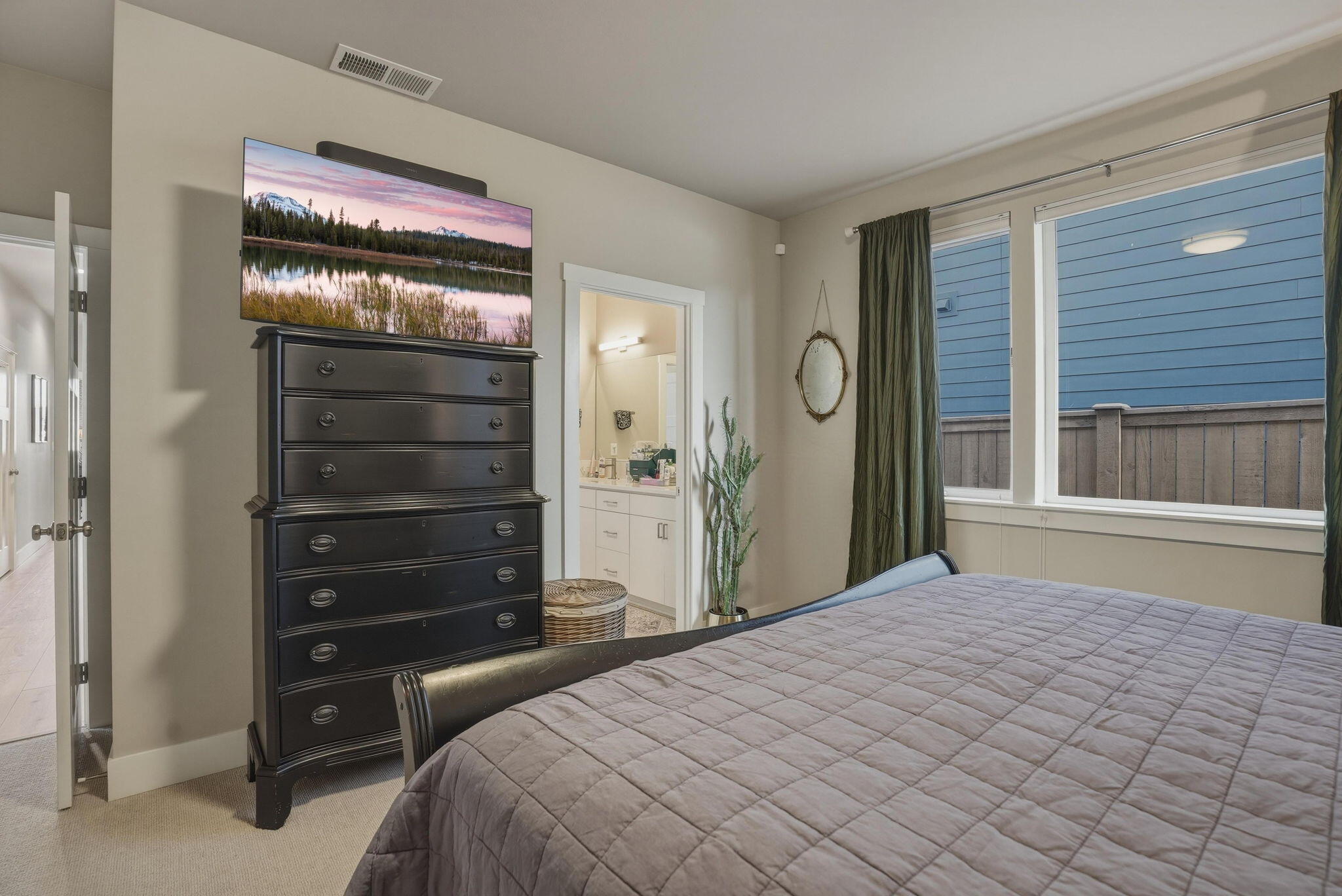 20546 Aberdeen Court Bend, OR 97702 - Photo 14 of 39 50-web-or-mls-Riley_Visuals_001_NoSpot