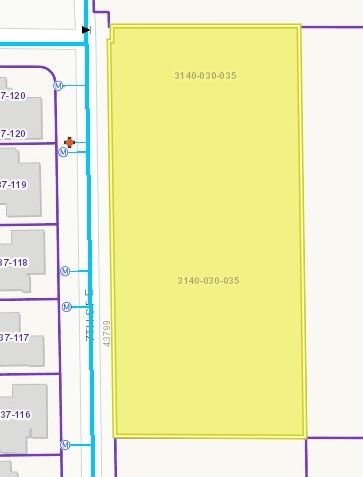 1 See 5 Apns Lancaster, CA 93535 - Photo 4 of 6 a picture of a window