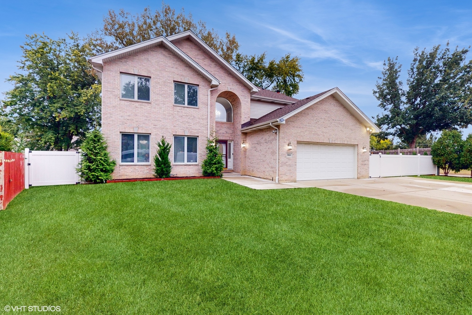 980 Lucinda Drive Buffalo Grove, IL 60089 - Photo 1 of 40