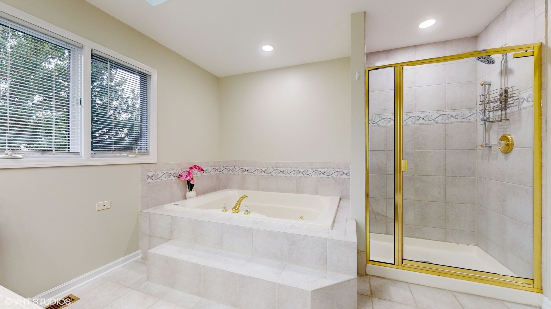 980 Lucinda Drive Buffalo Grove, IL 60089 - Photo 23 of 40