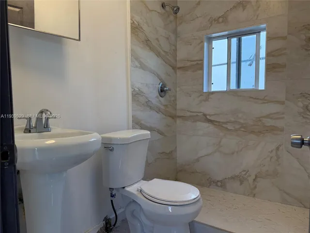 $2,200 | 22 Northeast 51st Street, Unit 2, Miami, FL 33137