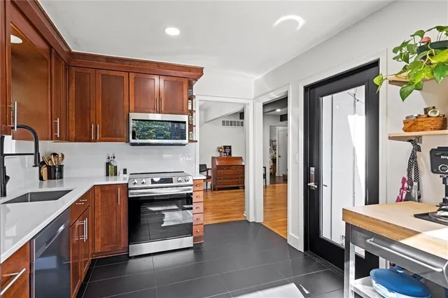 $465,000 | 10528 Cherokee Lane, Leawood, KS 66206