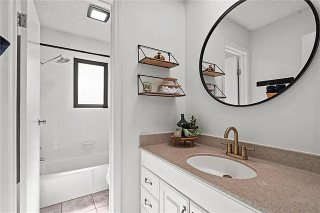 $465,000 | 10528 Cherokee Lane, Leawood, KS 66206