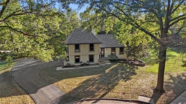 $465,000 | 10528 Cherokee Lane, Leawood, KS 66206