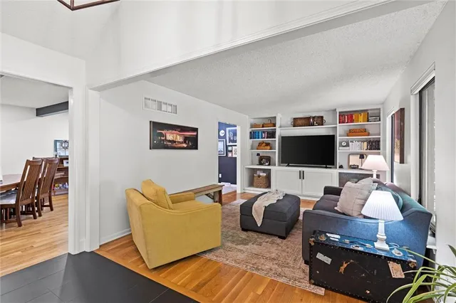 $465,000 | 10528 Cherokee Lane, Leawood, KS 66206