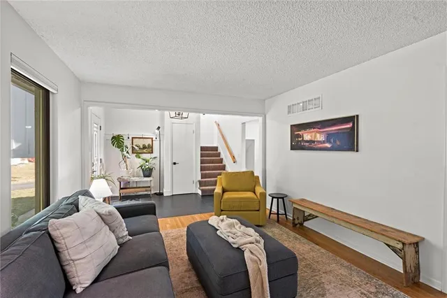 $465,000 | 10528 Cherokee Lane, Leawood, KS 66206