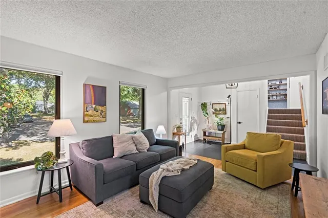 $465,000 | 10528 Cherokee Lane, Leawood, KS 66206