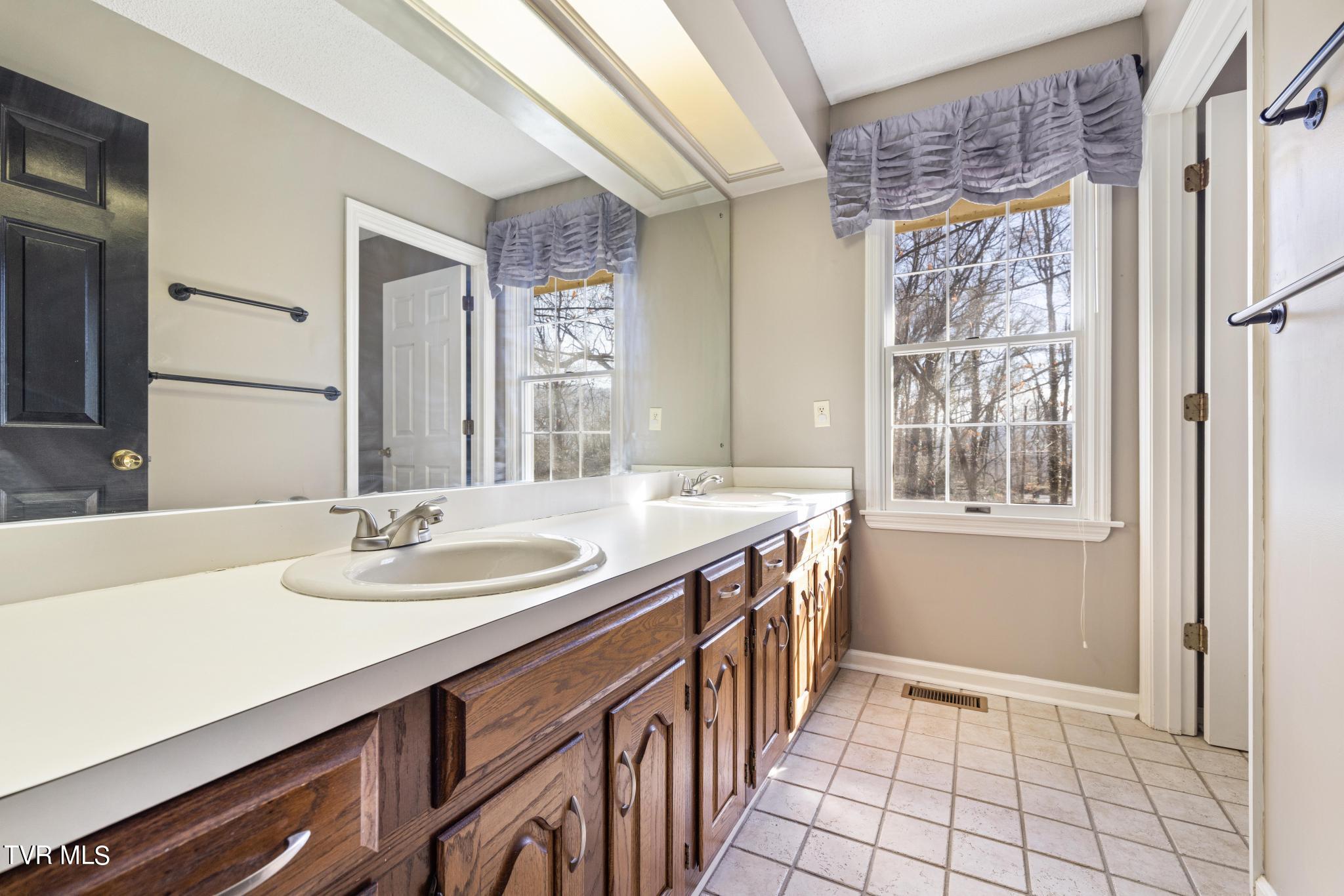 401 Canongate Road Kingsport, TN 37660 - Photo 15 of 43 IMG_6445