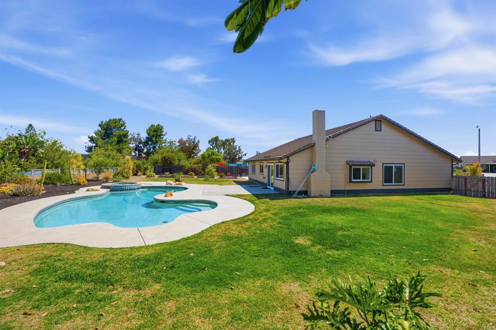 305 Via Metates Oceanside, CA 92057 - Photo 22 of 31