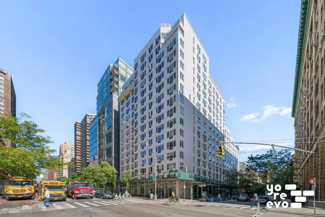 $875,000 | 301 East 22nd Street, Unit 6E | Gramercy