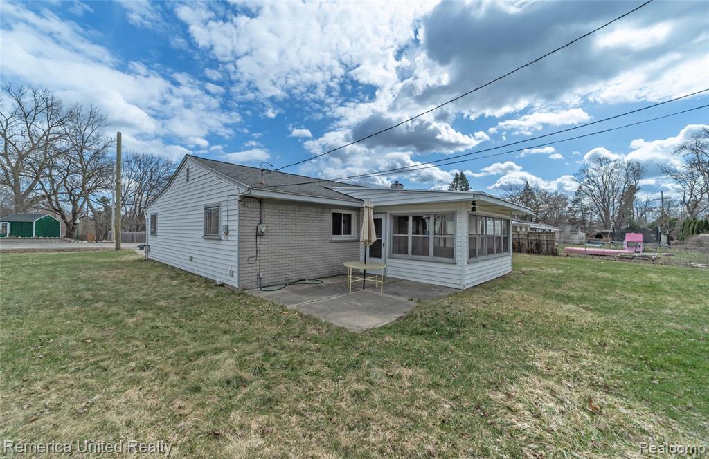 945 North Commerce Road Commerce Township, MI 48382 - Photo 48 of 59