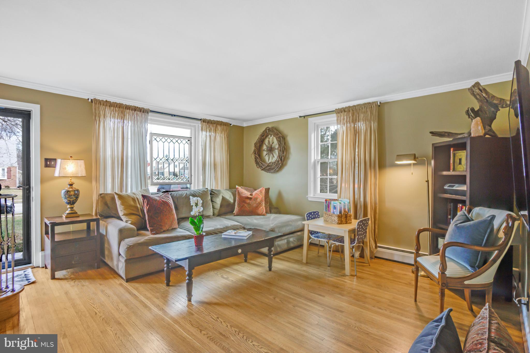 450 Blair Road Springfield, PA 19064 - Photo 3 of 17 Living Room