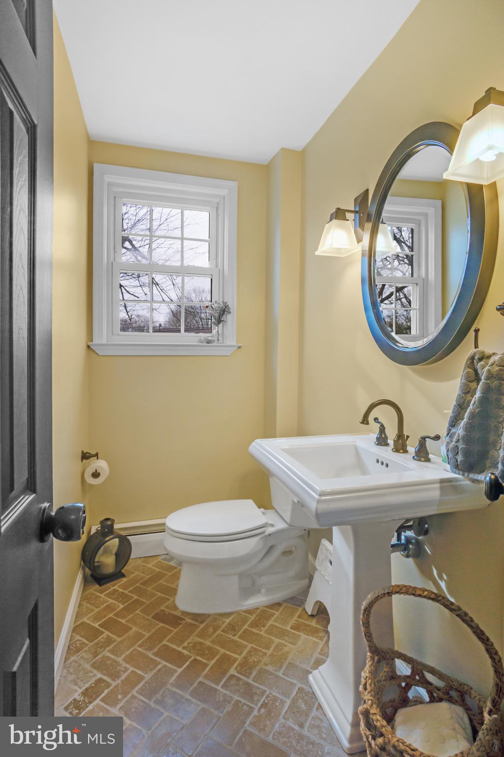 450 Blair Road Springfield, PA 19064 - Photo 9 of 17 1st Floor Half Bath