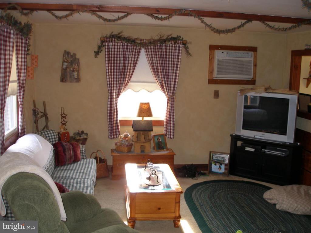 448 North Water Street Lititz, PA 17543 - Photo 4 of 10 Gallery Image 4