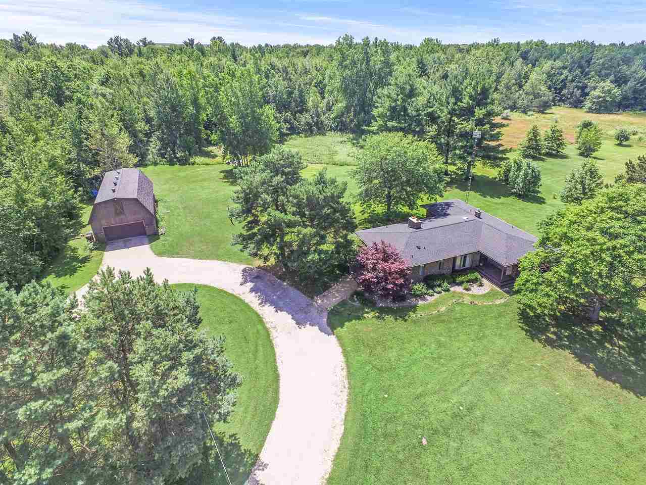 8083 Farrand Road Montrose, MI 48457 - Photo 1 of 57 31388559.JPG